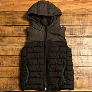 Boys Sonoma Gray & Black Puff Vest SZ 7